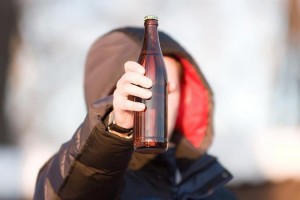 Астраханка пойдёт под суд за продажу алкоголя подростку