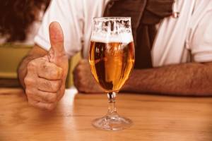 Астраханцы жалуются на незаконную рекламу алкоголя и пива