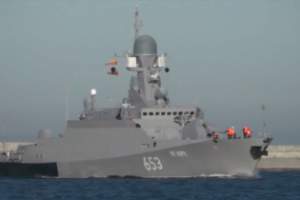Судно Астраханского ВМФ причалило к берегам Крыма