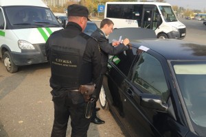 Судебные приставы взыскали более 700 тысяч рублей и арестовали 4 автомобиля