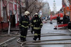 Что происходит сейчас на месте пожара на Советской в Астрахани &#8212; фоторепортаж