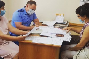 В Астраханской области прокурор района встретился с представителями общественной организации