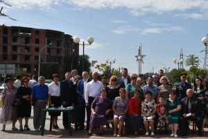 В Астрахани почтили память павших героев у мемориала «Белым журавлям»