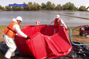 В Астраханской области ликвидировали разлив нефти Условный