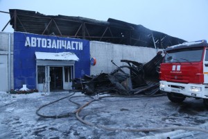 Представители центрального аппарата МЧС России приступили к изучению обстоятельств пожара на складе в Красноярске