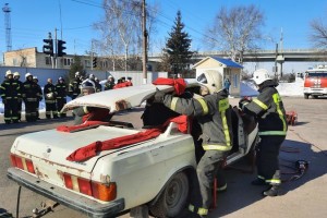 В Тамбове прошли традиционные соревнования по проведению аварийно-спасательных работ при ликвидации чрезвычайных ситуаций на автомобильном транспорте