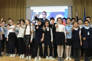 Школьникам Наримановского района Астраханской области показали 3-D фильм об освоении космоса