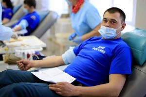 В Национальный день донора сотрудники МЧС России по всей стране приняли участие в акциях по сдаче крови