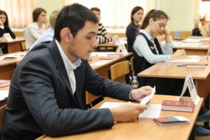 Астраханские девятиклассники приступили к написанию ОГЭ
