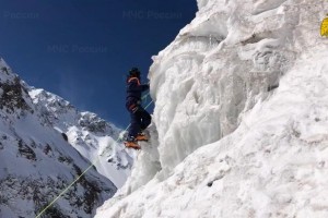 Спасатели Центра «Лидер» пришли на помощь альпинистке на Эльбрусе