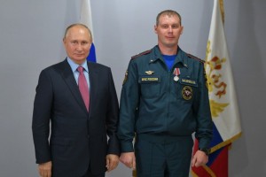 Президент Российской Федерации вручил госнаграды сотрудникам МЧС России