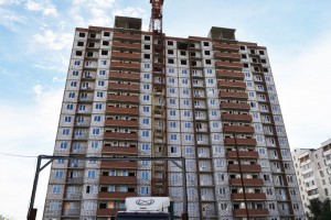 В Астрахани 16-этажный дом для переселенцев подключают к инженерным сетям