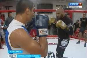Боец высшей лиги UFC астраханец Гасан Умалатов показал сногсшибательные приемы