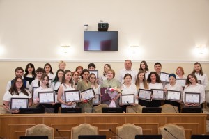 Студентам Астраханского госуниверситета вручили сертификаты об окончании «Школы парламентской журналистики»