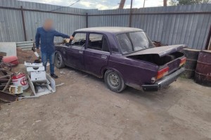 Астраханец похитил автомобиль и вымогал у потерпевшего деньги за оставленные документы