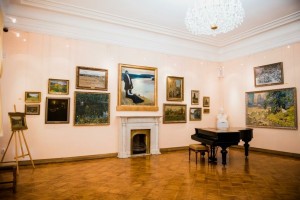 Астраханская картинная галерея и филиалы проведут бесплатные экскурсии в честь Дня защитника Отечества