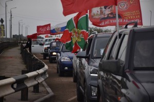 Астраханцы провели автопробег в честь Дня Победы