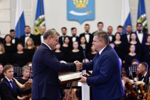 Жители Астраханской области получили награды в честь Дня России