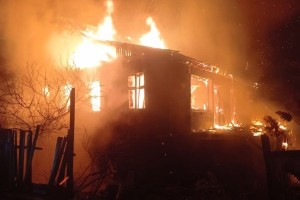 В Астраханской области ночью сгорели два&#160;дома