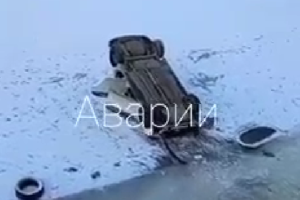 В Астрахани автомобиль вылетел в&#160;реку с&#160;моста