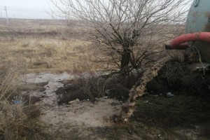 В Астраханской области водителя накажут за слив жидких отходов на&#160;почву