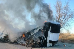 Вчера на трассе Астрахань – Волгоград загорелся грузовой полуприцеп