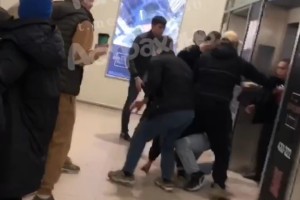 В Астрахани в торговом центре произошла кровавая драка