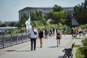 Астраханцев приглашают сделать 10 тысяч шагов к жизни