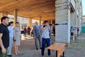 Астраханские школьники проходят начальную военную подготовку