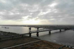 Старый мост в Астрахани разведут 30 апреля
