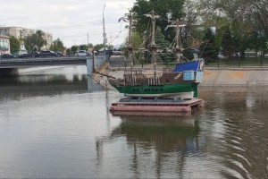 На Варвациевский канал в Астрахани вернулся исторический фрегат