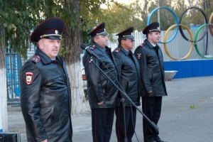 Начальник регионального Управления МВД Олег Агарков провёл строевой смотр гарнизона астраханской полиции