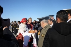 Иранских военных моряков в Астрахани встретили хлебом-солью