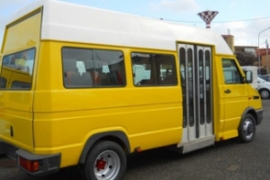 Десять астраханских сельских школ получили новые автобусы