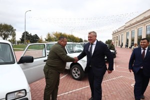 Игорь Бабушкин вручил сотрудникам службы природопользования новые внедорожники Игорь Бабушкин вручил сотрудникам службы природопользования новые внедорожники