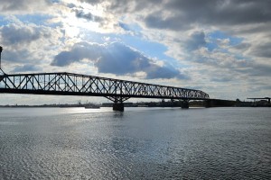 Старый мост в Астрахани снова перекроют в выходные Старый мост в Астрахани снова перекроют в выходные