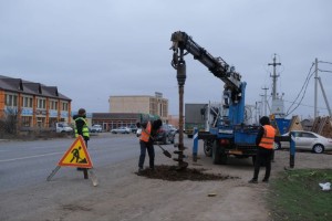 В Астрахани на улице 1‑ой Виноградной приступили установке фонарей В Астрахани на улице 1‑ой Виноградной приступили установке фонарей