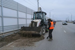 По указанию Администрации Астрахани спецтехника работает ночами и зачищает улицы По указанию Администрации Астрахани спецтехника работает ночами и зачищает улицы