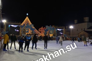 Дороже, чем в прошлом году: в Астрахани раскрыли стоимость посещения новогодних катков в Кремле
