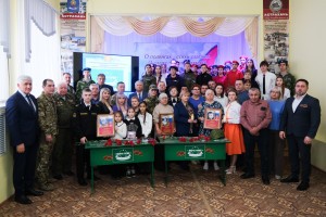 В астраханской СОШ №20 увековечили память выпускников, погибших в зоне СВО В астраханской СОШ №20 увековечили память выпускников, погибших в зоне СВО