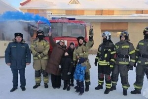 Пожарные из ХМАО устроили гендер-пати для семьи коллег Пожарные из ХМАО устроили гендер-пати для семьи коллег