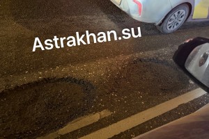 Астраханцев предупреждают о жестких ямах по всему городу, появившихся после заморозков