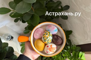 Дешево и сердито: тестируем популярные лайфхаки для окрашивания яиц на Пасху Дешево и сердито: тестируем популярные лайфхаки для окрашивания яиц на Пасху
