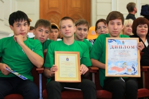 Астраханский губернатор наградил отряды "Голубых патрулей" за спасение рыбной молоди