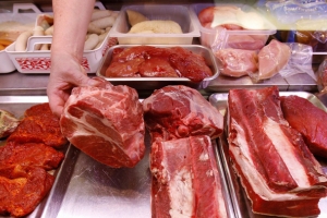 На рынках Астрахани продавали мясо с поддельными ветеринарными свидетельствами