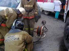 МЧС: при ДТП в Камызякском районе спасен 1 человек