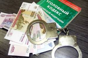 В Астрахани пассажир расплатился за поездку деньгами таксиста