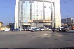 Драка посреди проезжей части в Астрахани (видео)