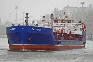 Экипаж загоревшегося в Каспийском море танкера доставили в Астрахань