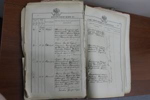 Метрические книги астраханцев передали в областной архив